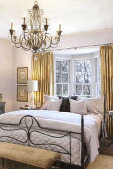 Kertas lilac cahaya untuk bilik tidur