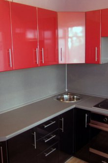 Черен и червен кухненски MDF