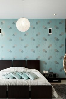 Kertas hias dinding di dalam bilik tidur