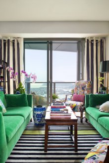 Зелен диван в етно стил