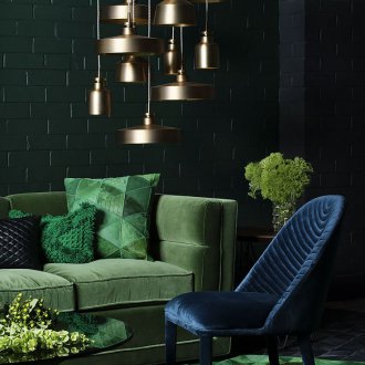 Зелен велурен диван