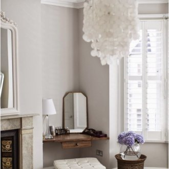 Corner dressing table