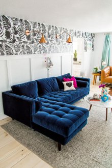 Син диван с тахта