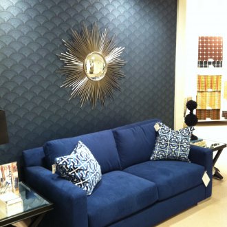 Син прав диван