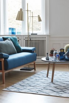 Ретро син диван