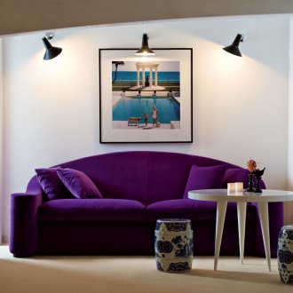 Лилав кадифеен диван
