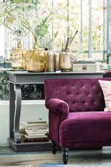 Лилав диван в стил Арт Нуво