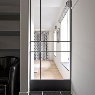 Вградена вътрешна врата