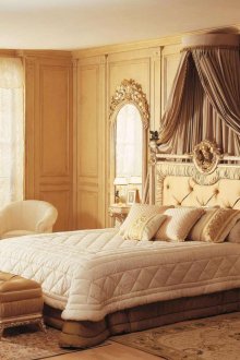 Kanopi di bilik tidur klasik