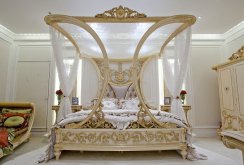 Luxury Classic Four Poster Bed