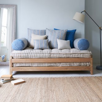 Дървен диван дневно легло