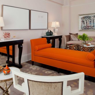 Оранжев диван на дивана