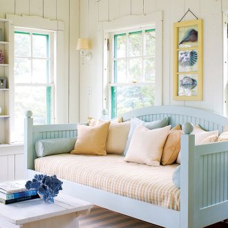 Дървен диван за спалня