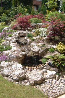 Рокария с поток