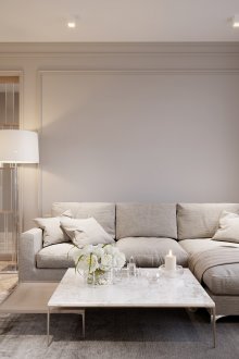 Сив интериор с бежово