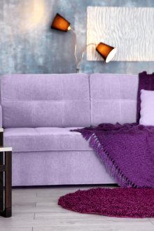 Сив хол с люляк диван