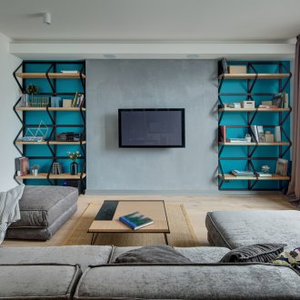 Тюркоазени акценти в сива стая