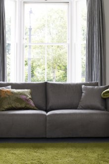 Диван тик толкова сив