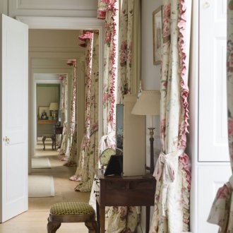 Завеси за подарък с ламбрекен