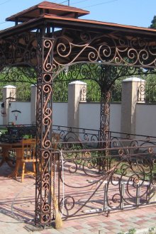 Голяма беседка от ковано желязо