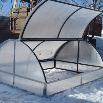 Оранжерийна поликарбонатна обвивка