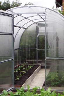 Клетъчна оранжерия от поликарбонат