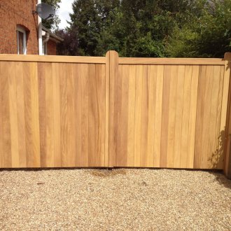 Дървена порта