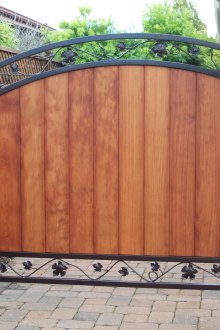 Sod порта с дърво