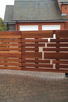 Дървени порти в стил Арт Нуво