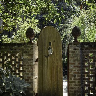 Аркована порта за лятна резиденция