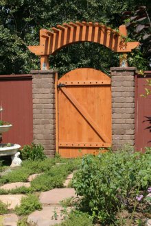 Врати за даване с пергола