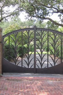 Желязна порта за лятна резиденция