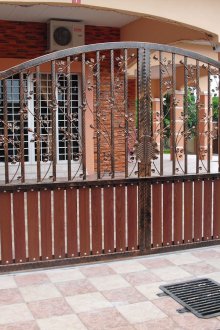 Ковани стоманени порти