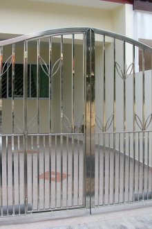 Стоманени люлеещи се порти