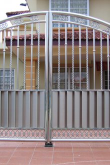 Стоманена порта