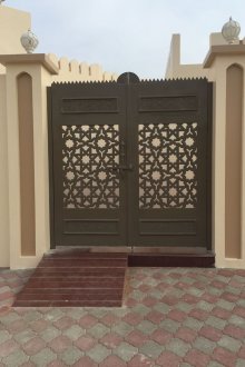 Стоманена порта в източен стил