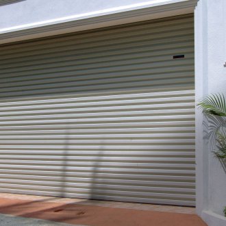 Ролет за бели врати