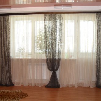 Завесите мрежести в хола