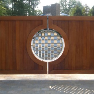 Люлеещи се порти от дъските