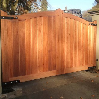 Странични порти на кънтри стил