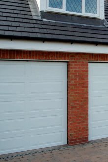 Секционни порти за повдигане