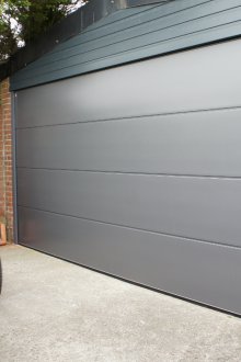 Стоманени секционни врати