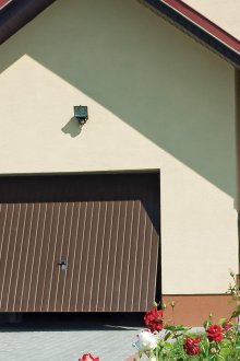 Надземни люлеещи се порти