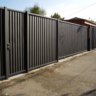 문이 있는 골판지 문