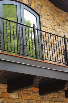 Дизайн на дъговидни балконски врати