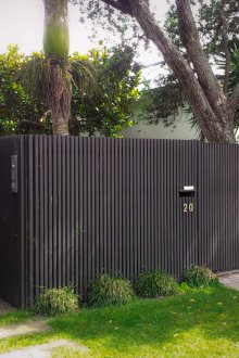 Вертикална оградна порта