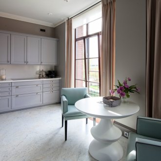 Сива класическа кухня