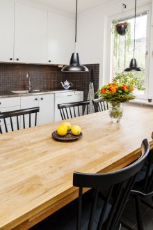 Тъмносив кухненски под