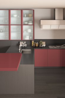 Комбинацията от сиво и бордо