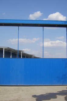 Висяща синя порта